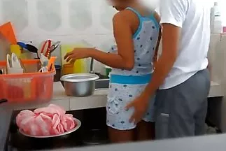 मुझे बहकाया गया और एक शांत कार के मालिक को अपनी हिंदी सेक्सी हिंदी मूवी चूत दिखाई